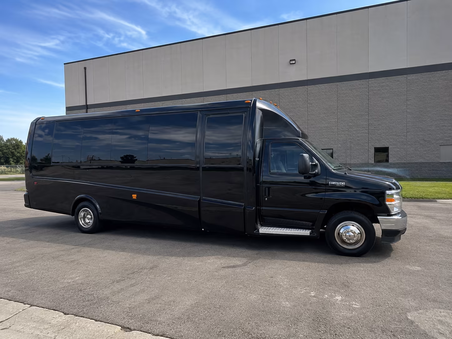 bus rentals for bands and performers traveling through norfolk