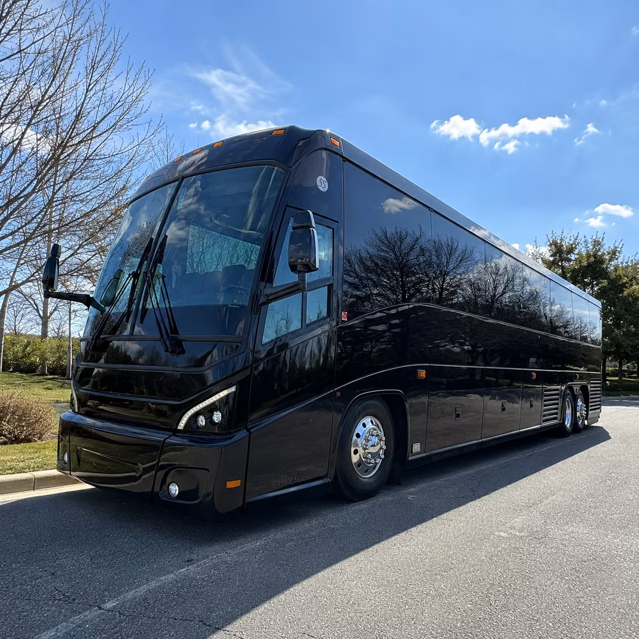 group hotel shuttle buses between orf and downtown norfolk