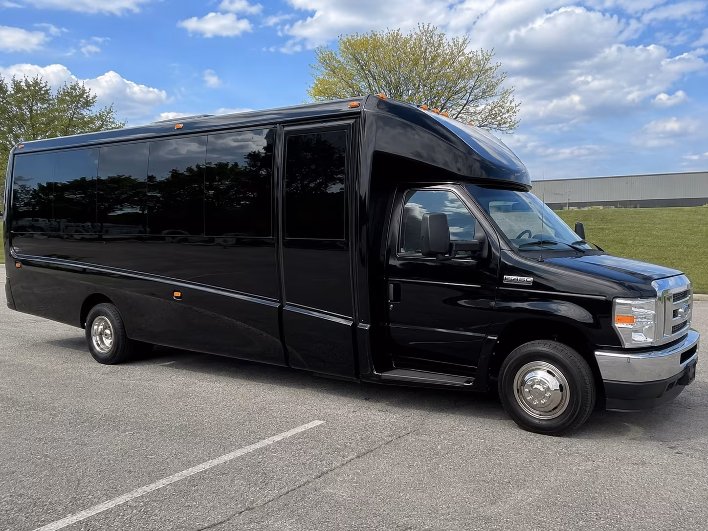 group transportation buses for portsmouth pavilion shows