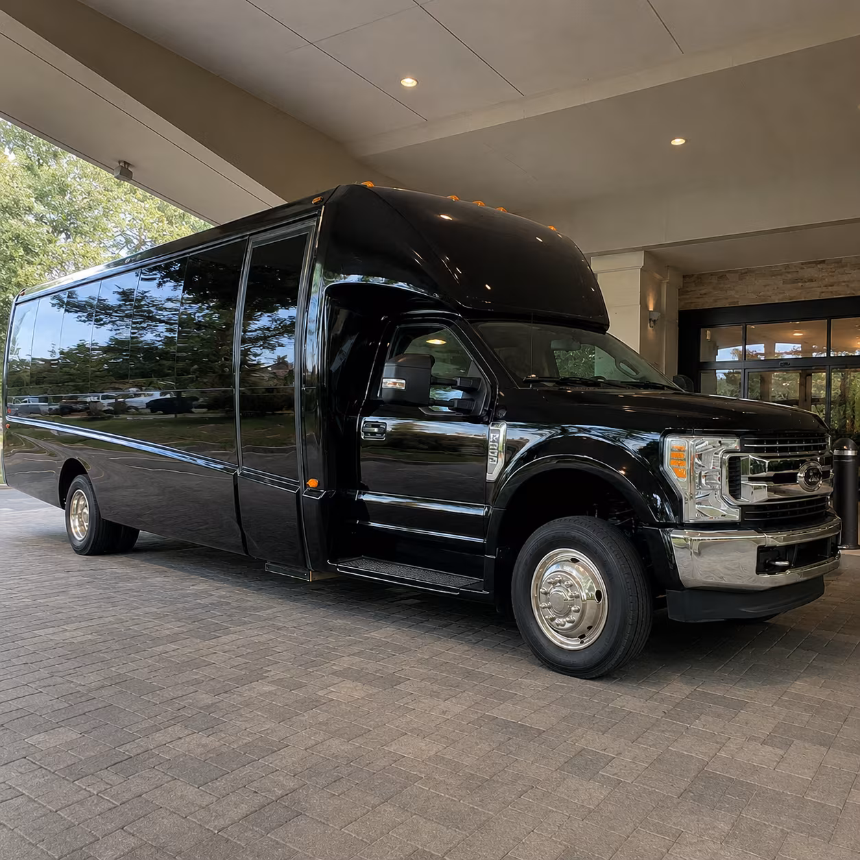 minibuses and charter buses for virginia zoo and outdoor education trips
