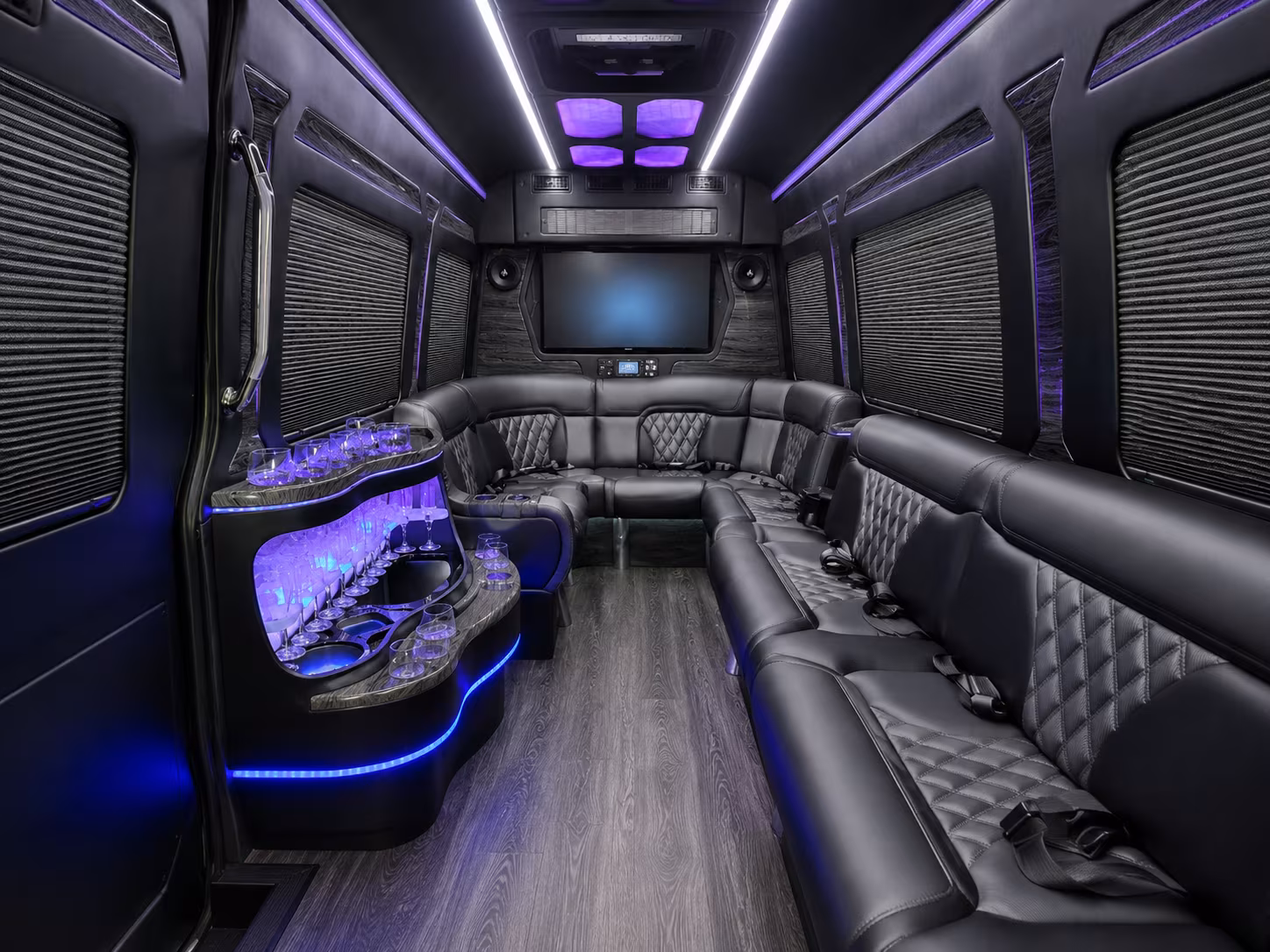 norfolk 30 passenger party bus