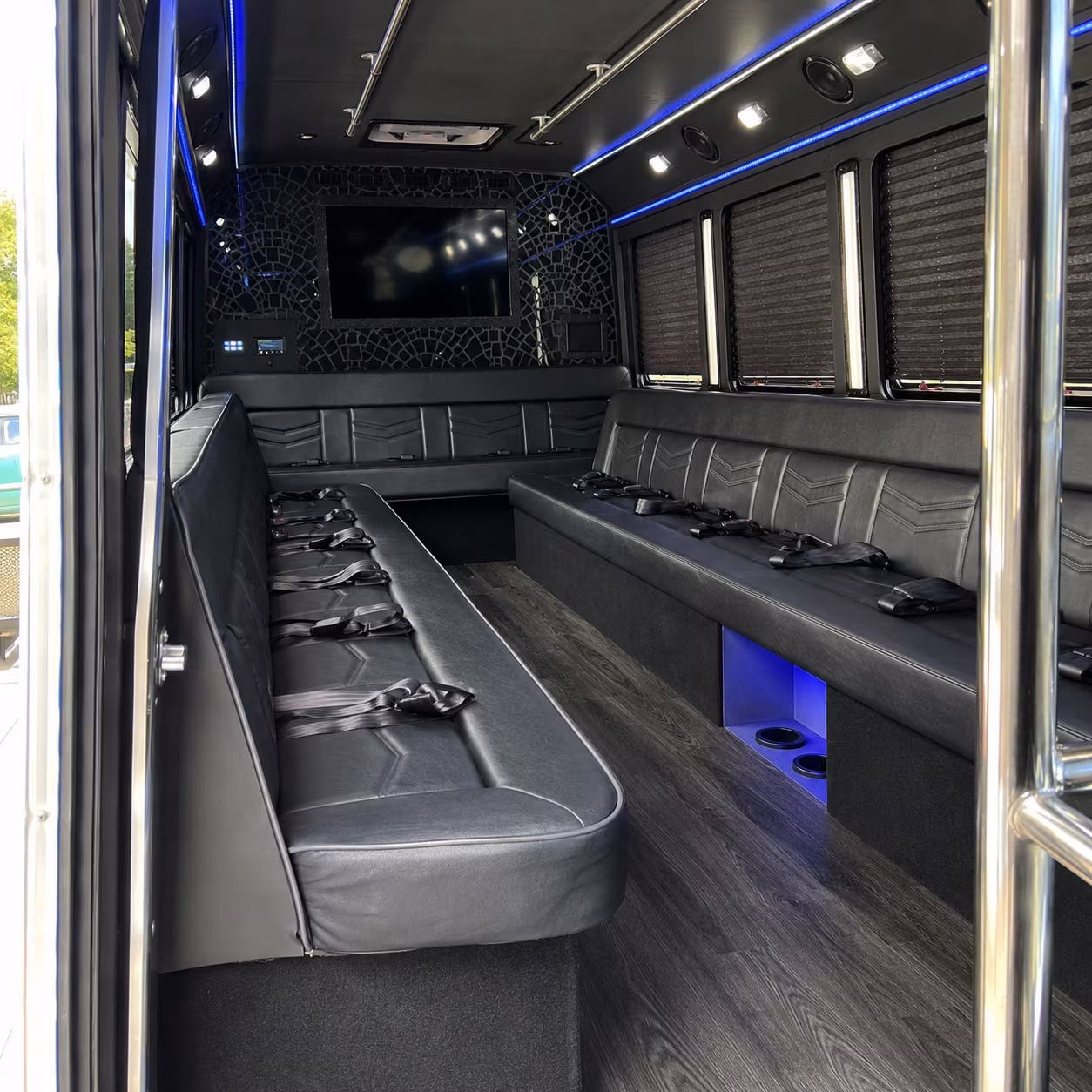 norfolks brewery craft beer scene party bus rental